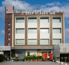 Hotel Deep Clarks Inn Lucknow